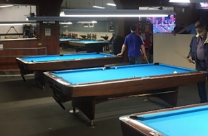 Top Hat Sports Bar & Grill