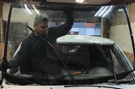 New And Used Auto Discount Glass Shop LTD