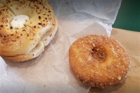 Royal Bagel Bakery & Deli