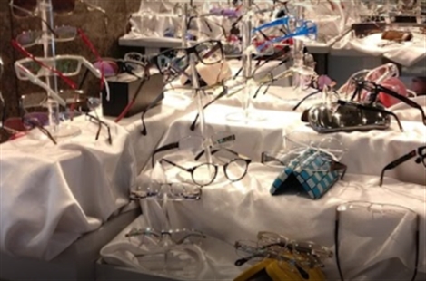 Hakim Optical Bay & Queen