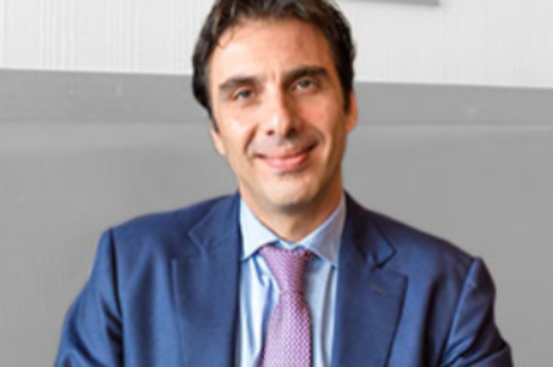 Dr. Arash Nabavi