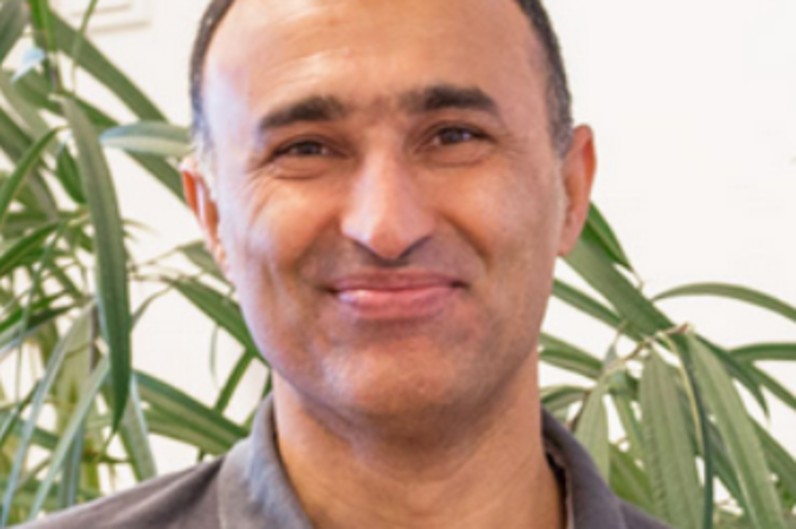 Dr. Ahmad Yar